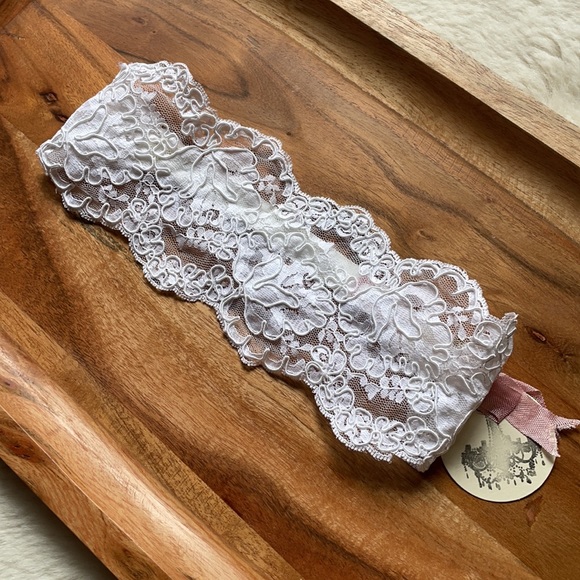 Little Lovelies | White Vintage Lace Bridal Headband - Picture 8 of 15